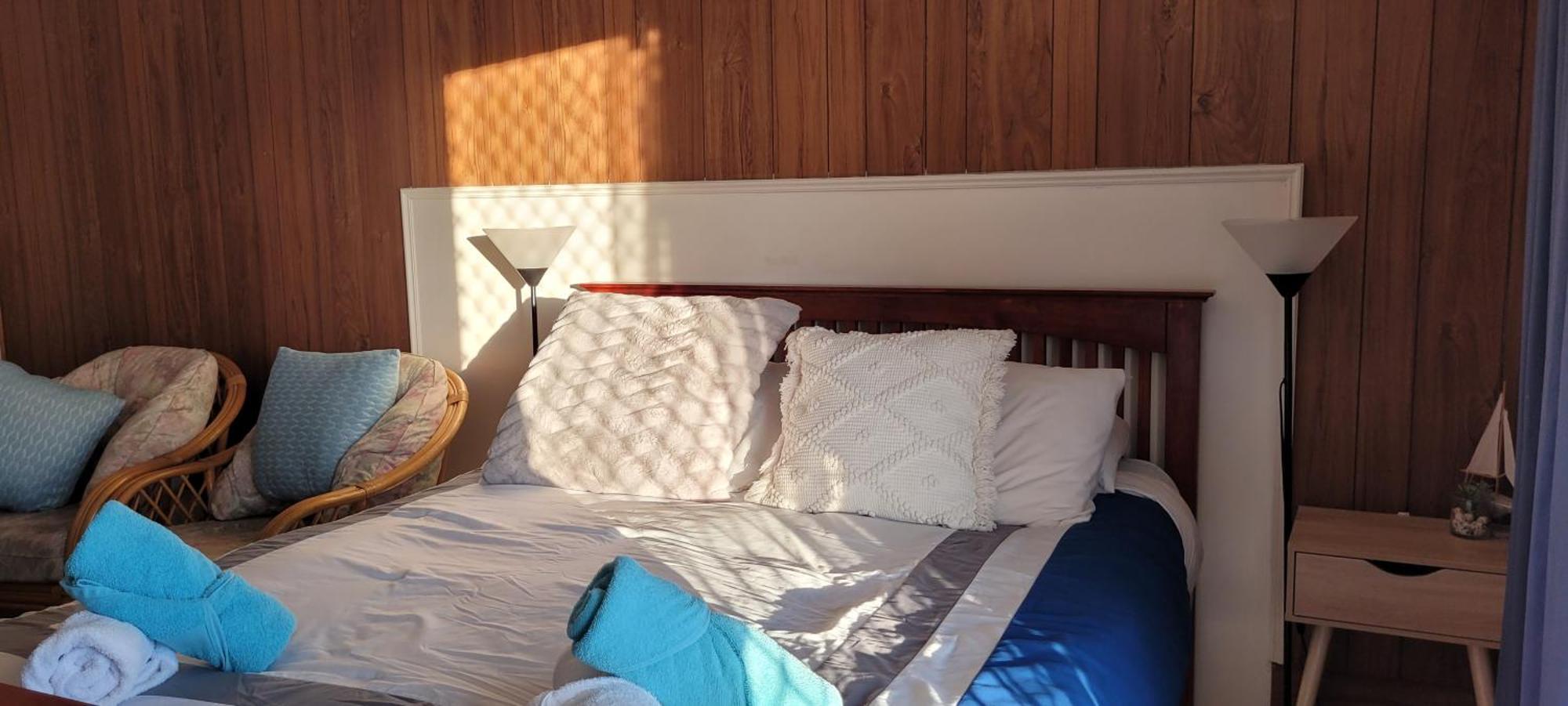 Bamboo Motor Inn Лейкс-Энтранс Экстерьер фото