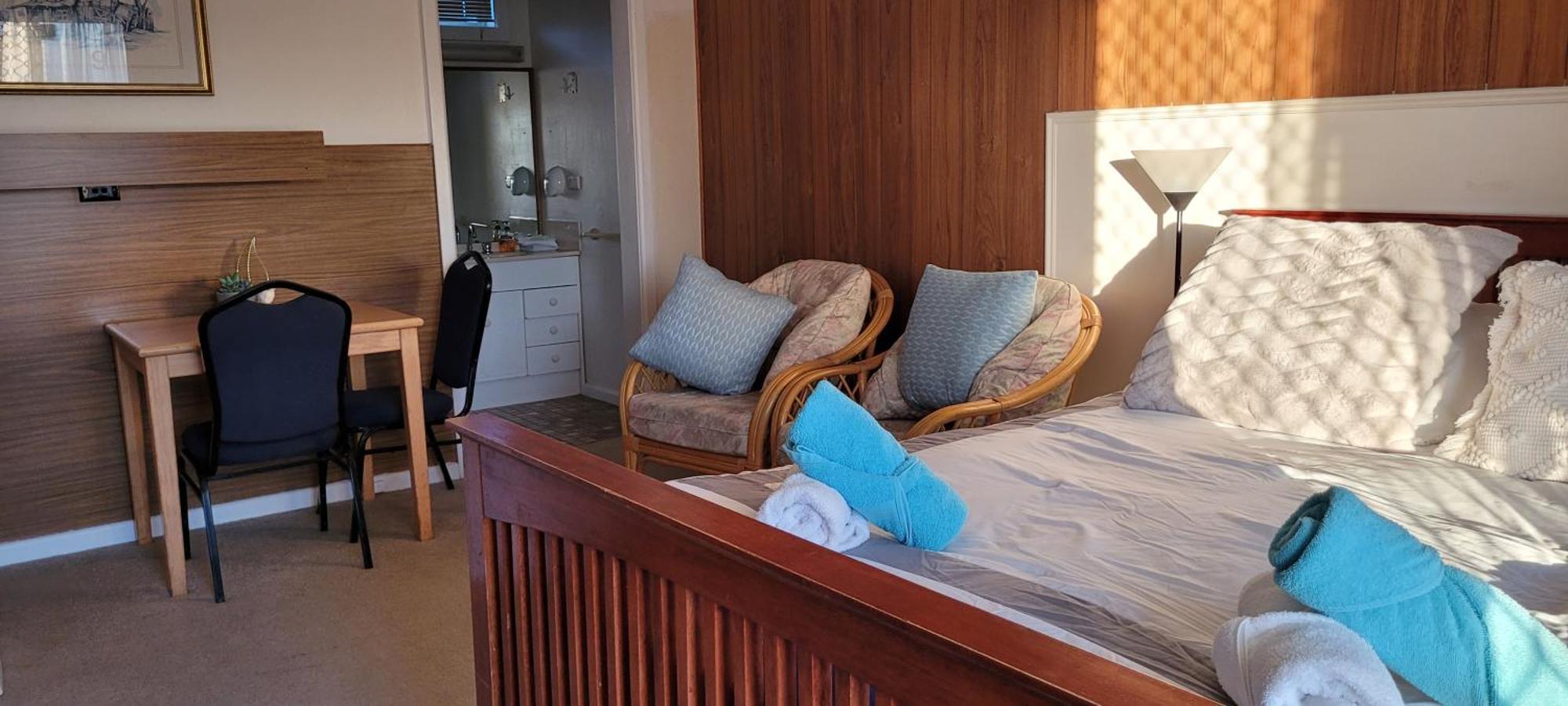 Bamboo Motor Inn Лейкс-Энтранс Экстерьер фото