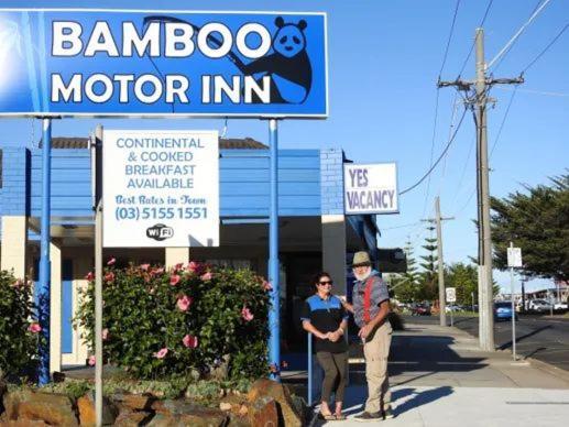 Bamboo Motor Inn Лейкс-Энтранс Экстерьер фото