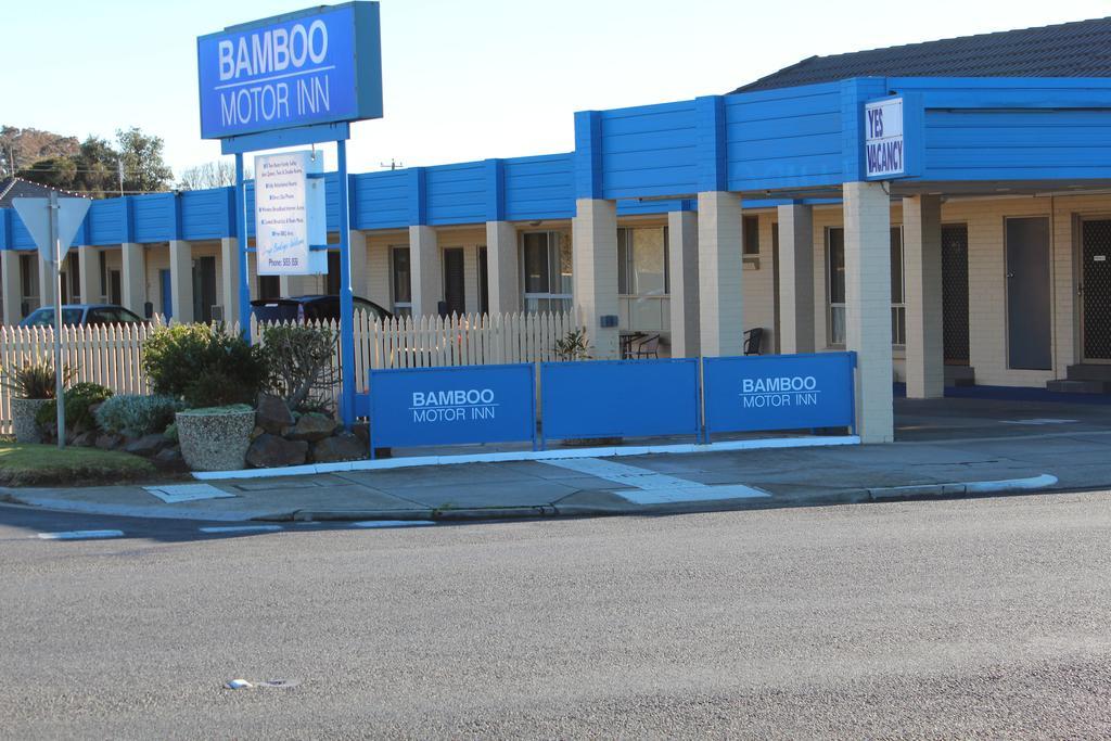 Bamboo Motor Inn Лейкс-Энтранс Экстерьер фото
