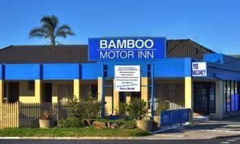 Bamboo Motor Inn Лейкс-Энтранс Экстерьер фото